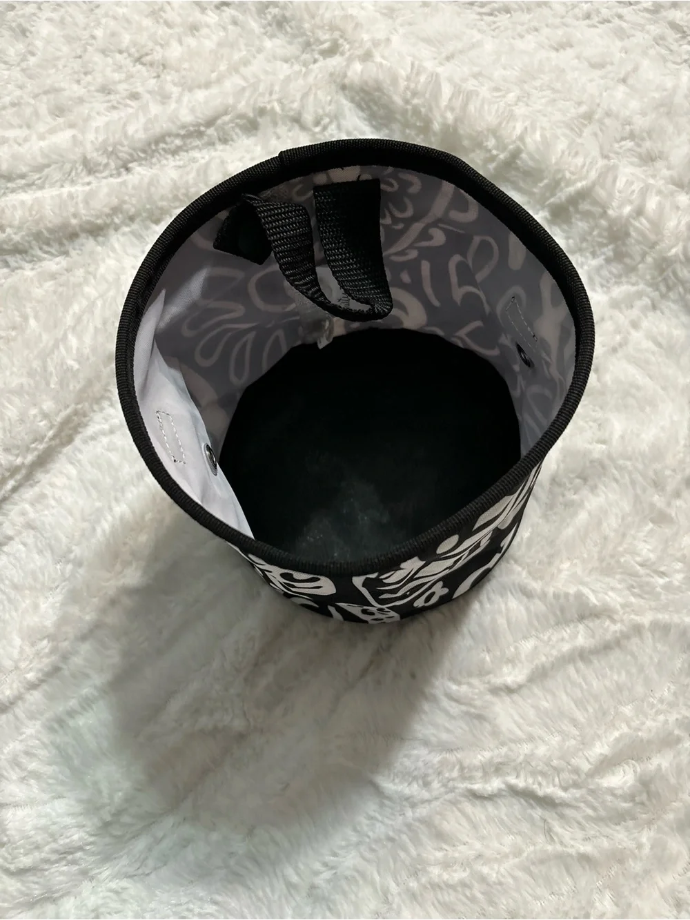 Thirty-One Oh Snap Bin in Playful Parade Black/White Paisley Retired